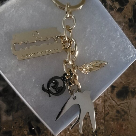 ALEXANDER MCQUEEN Keychain. Brand New. Gift Box included. - Picture 3 of 16